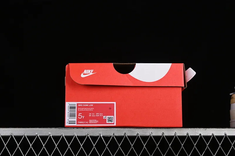 All categories Nk SB Dunk series Nk SB Dunk Low low-top sneakers Nk Dunk Low Cake Bear Jiuqi white and yellow low-top casual sneakers FN8913-141